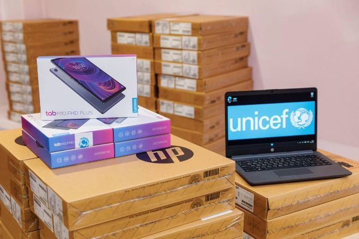 Понад 7700 ноутбуків передали школярам Харківської області