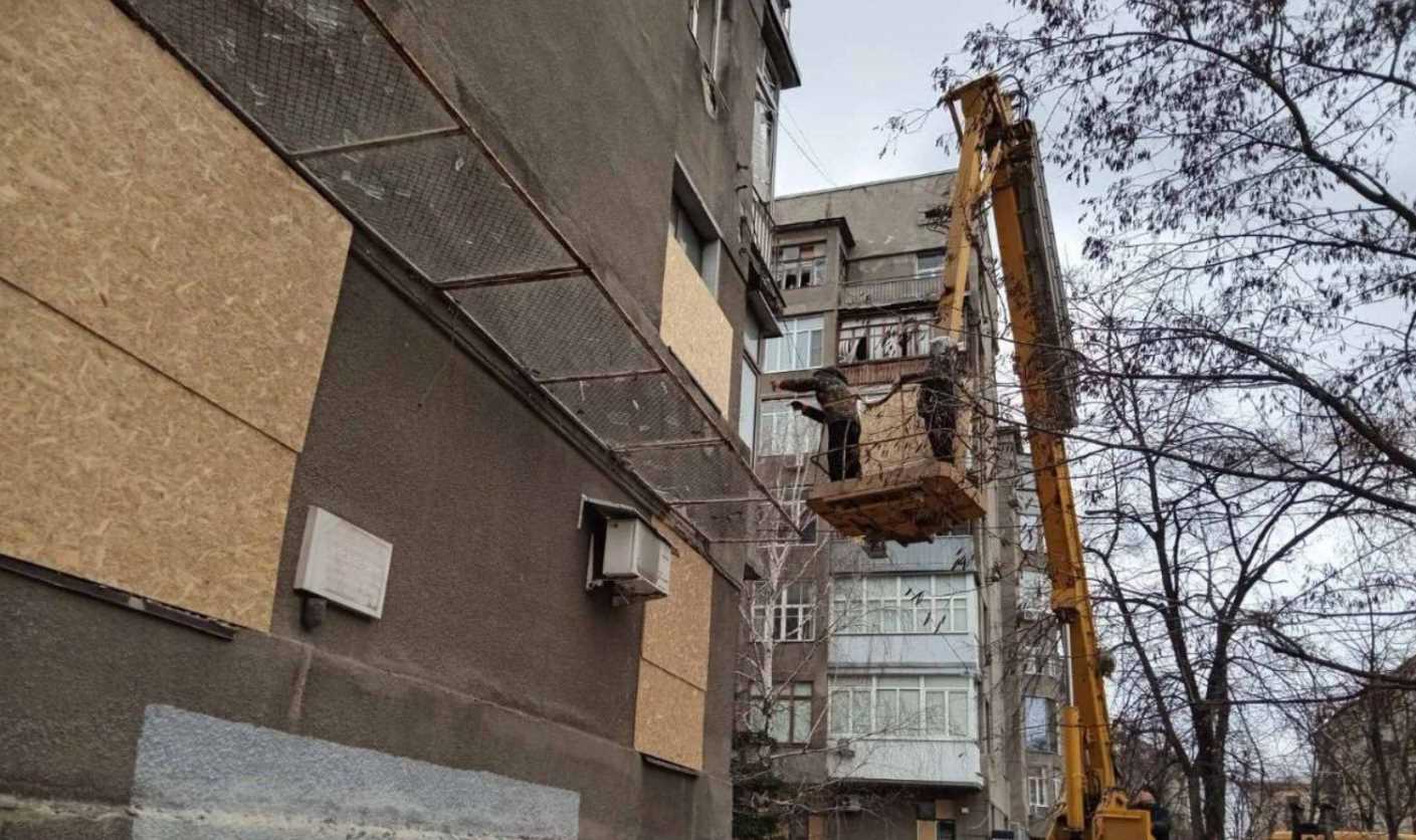 В результате последних обстрелов Харькова были повреждены 77 зданий