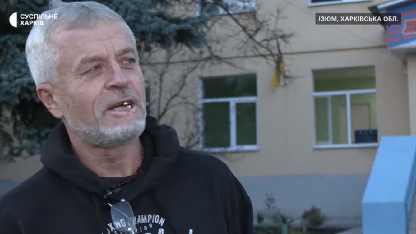 Тренер из Харьковской области во время оккупации отказался снимать флаг Украины