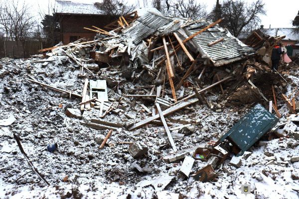 100 домов повреждены ракетным ударом в Змиеве: куда обращаться людям
