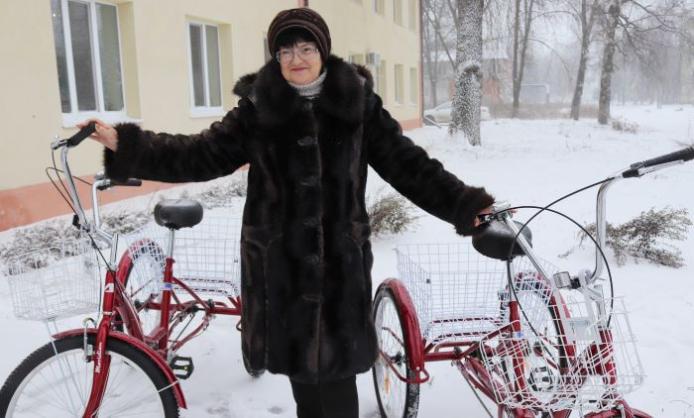 В Чугуевском районе раздали трехколесные велосипеды
