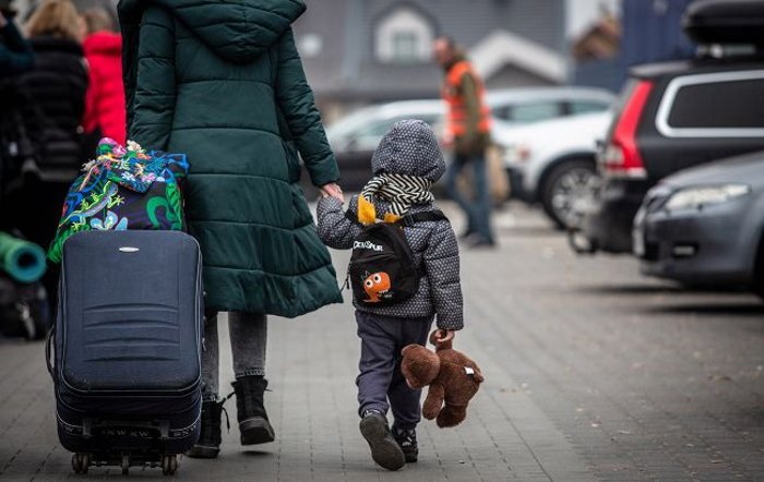 Эвакуация из Купянского района: РФ обстреляла 15 сел, но выехали только 9 человек