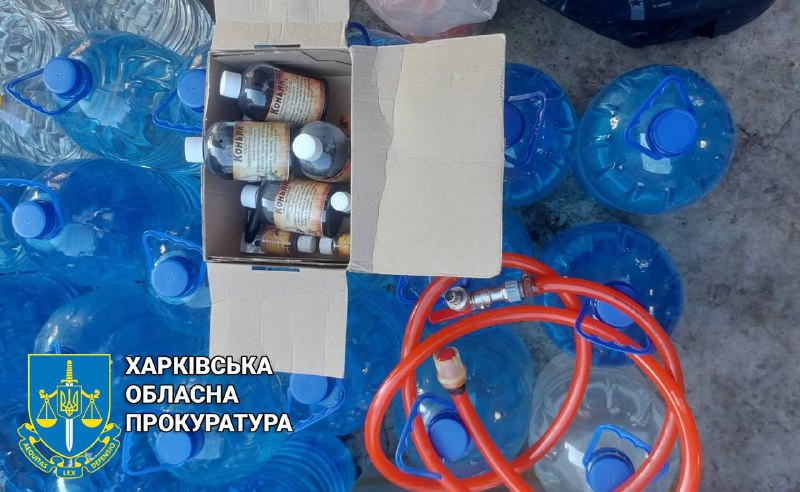 В пригороде Харькова в гараже разливали паленую водку