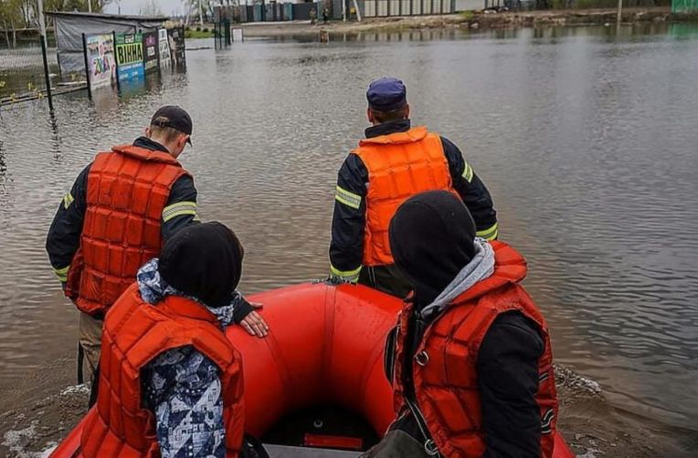 Під Харковом - паводок: у селах затоплює двори