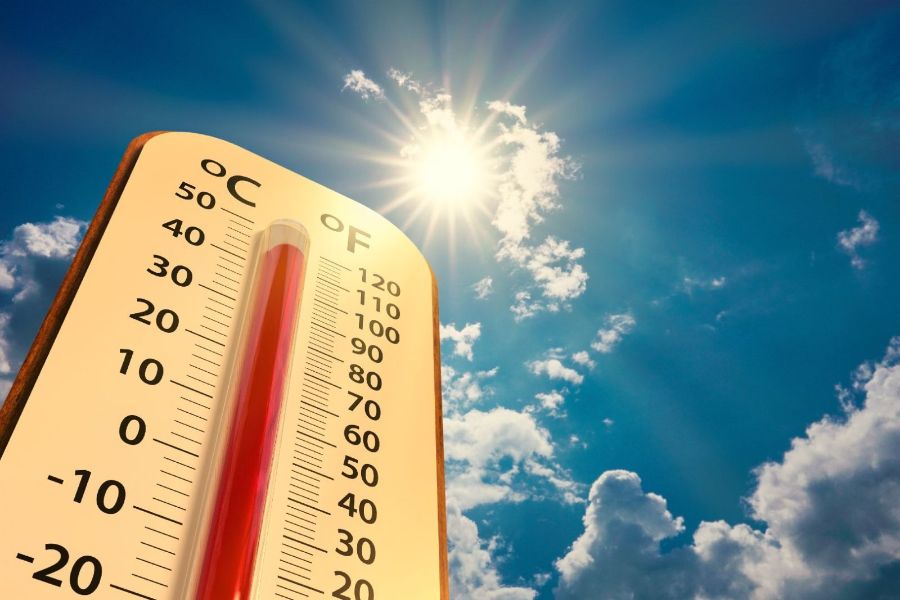 Харьков третий день подряд бьет температурные рекорды