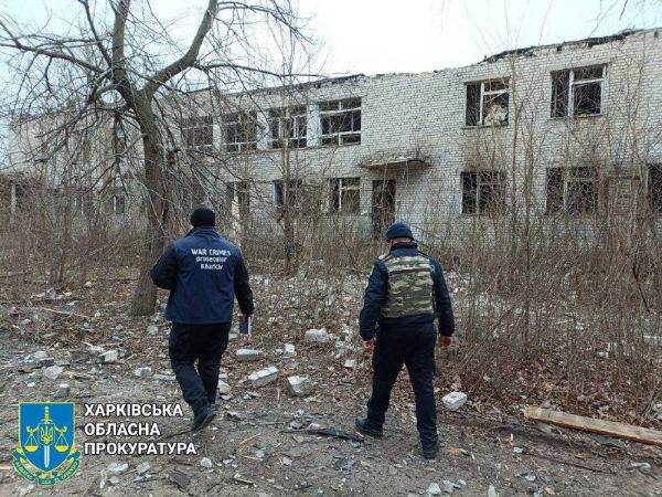 РФ обстріляла садок і лікарню в Харківській області (фото, відео)