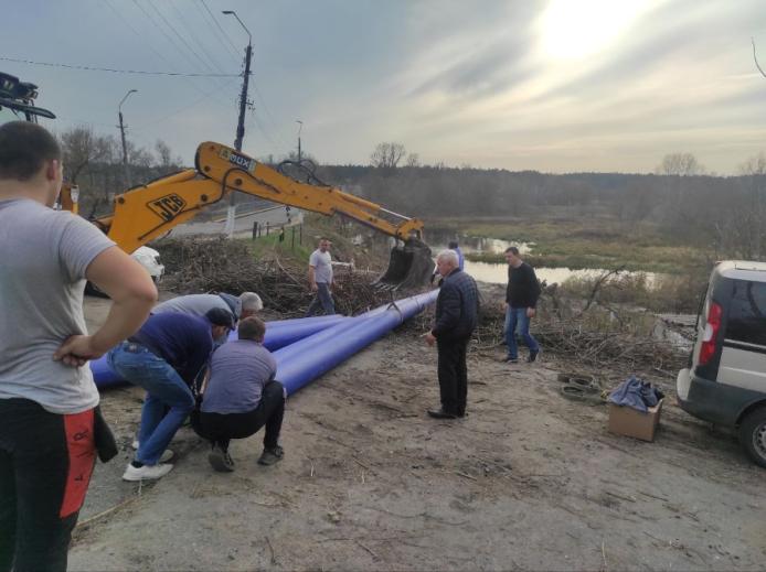 В Харьковской области проложили водопровод под рекой