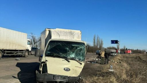 Автобус і вантажівка з військовими зіткнулися під Харковом