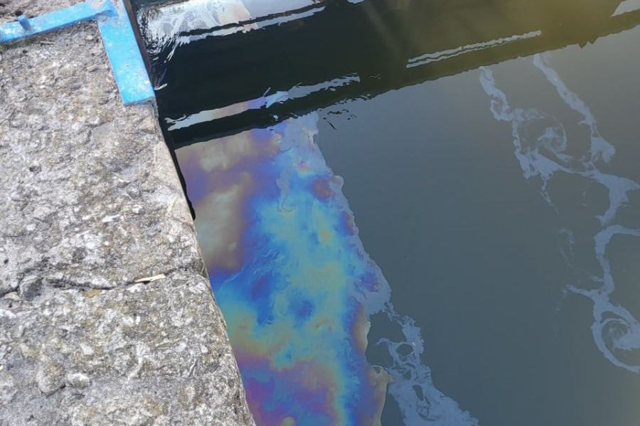 У Харкові в питній воді знайшли нафту