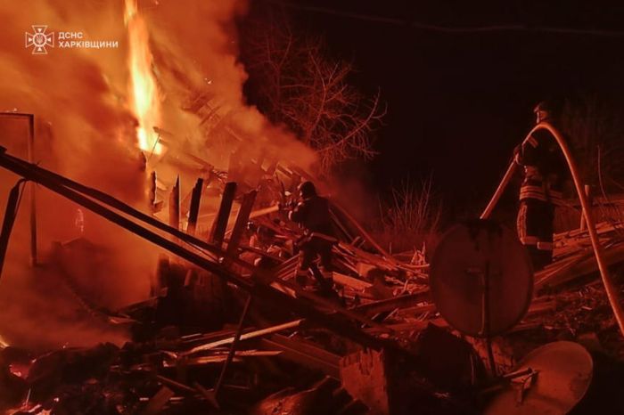 Вовчанськ за добу обстріляли 27 разів, у місті почалися сильні пожежі