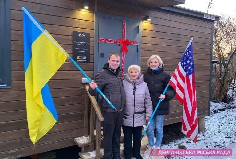 США помогают устанавливать модульные дома в пригороде Харькова (фото)