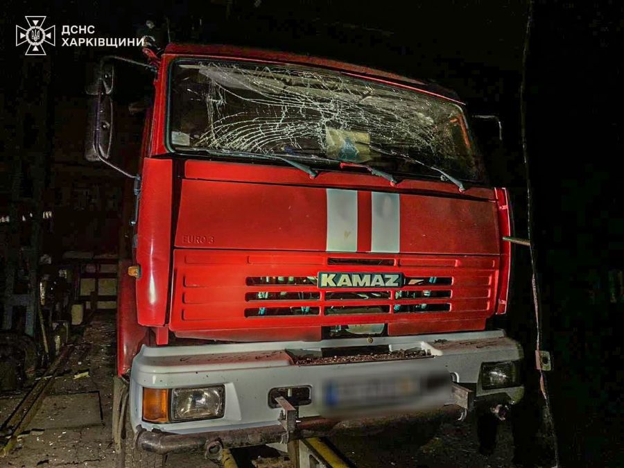 РФ разбила ракетой пожарную часть в Харьковской области (фото)