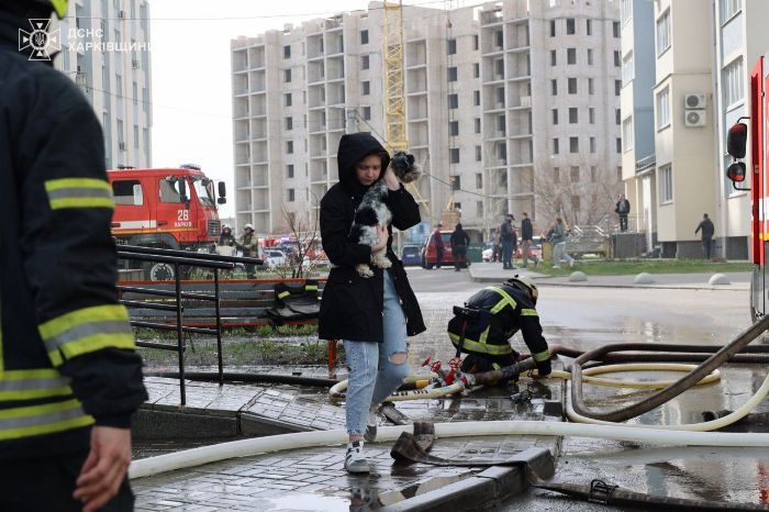 У Харкові пожежники врятували 10 осіб (фото)