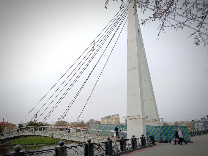 В Харькове ремонтируют подвесной мост на "Стрелке": закроют ли его