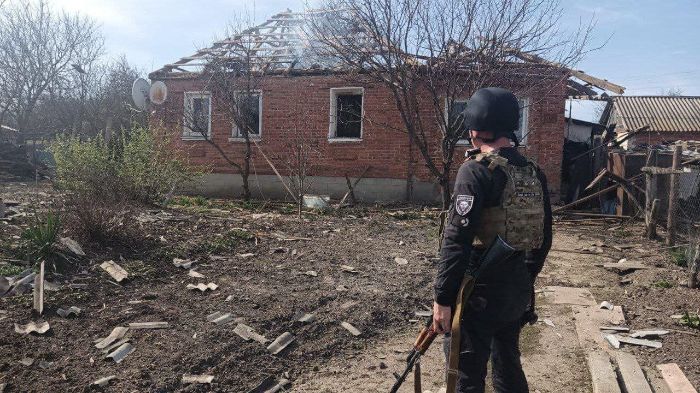 Осколок попал прямо в голову: РФ обстреляла Харьковскую область, есть раненый (фото)