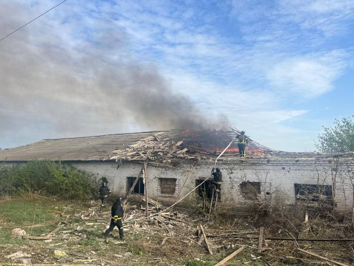 РФ скинула авіабомби на підприємство в Харківській області (фото)