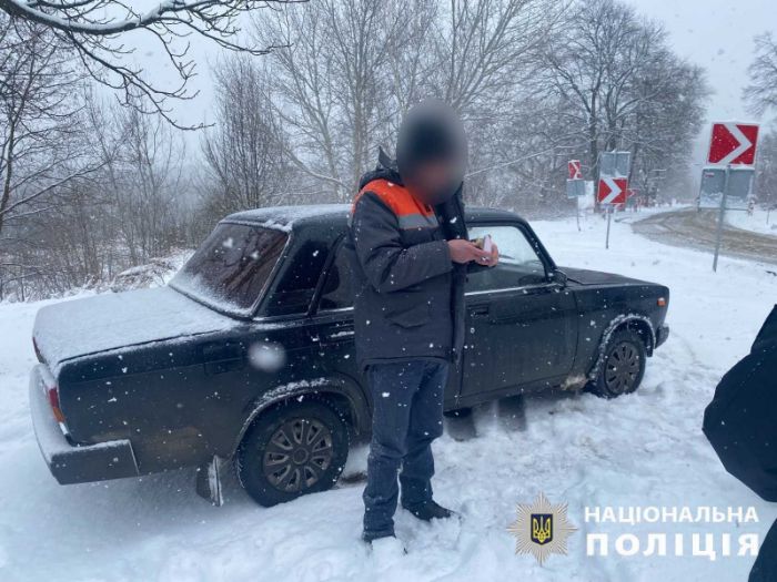 В Харьковской области мошенник выманивал у людей по 400 гривен под видом газовика