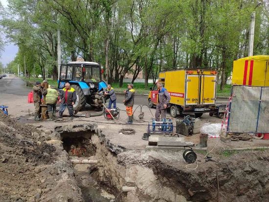 В Харькове меняют 60-летний водопровод