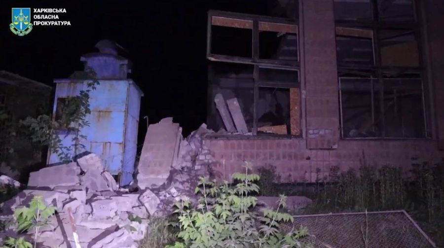 Ночной удар ракетами по Харькову: прилетело в лицей и промзону (фото)