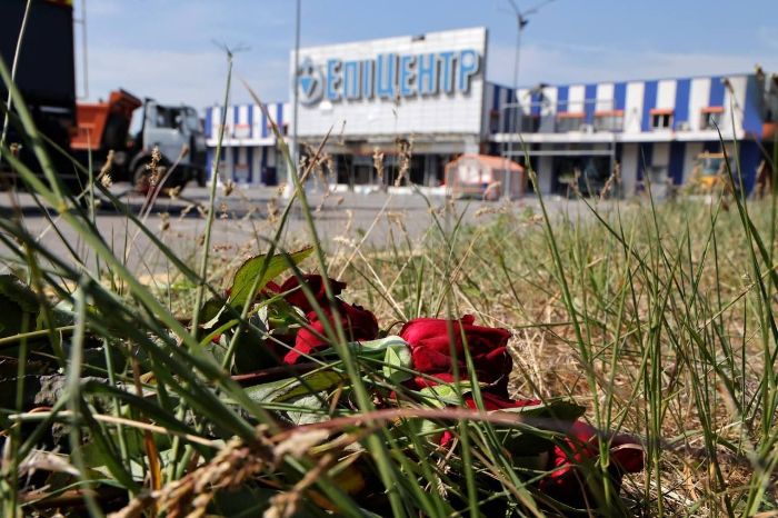 "Эпицентр" выплатит по миллиону семьям погибших от удара по магазину