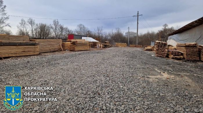 В пригороде Харькова мужчина незаконно захватил землю, чтобы построить кафе