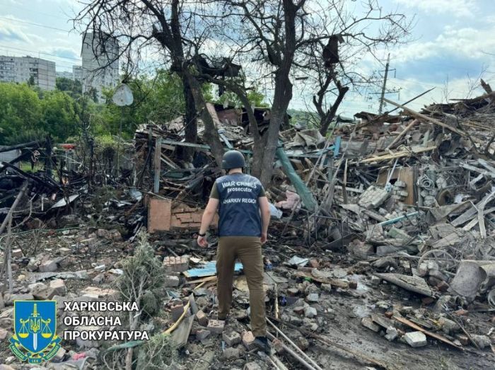 Учорашній обстріл Харкова: росіяни вдарили чотирма КАБ-250 (відео, фото наслідків)