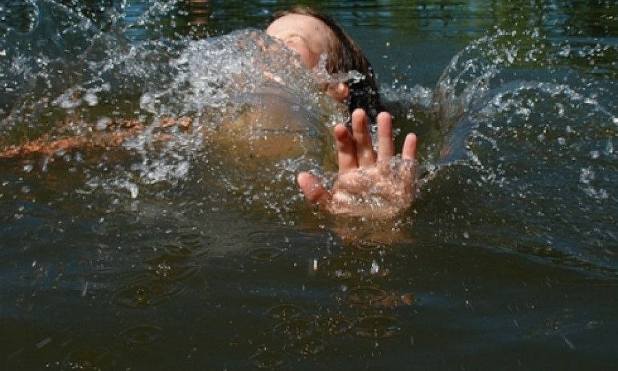 Дитина ледь не потонула в Харківській області