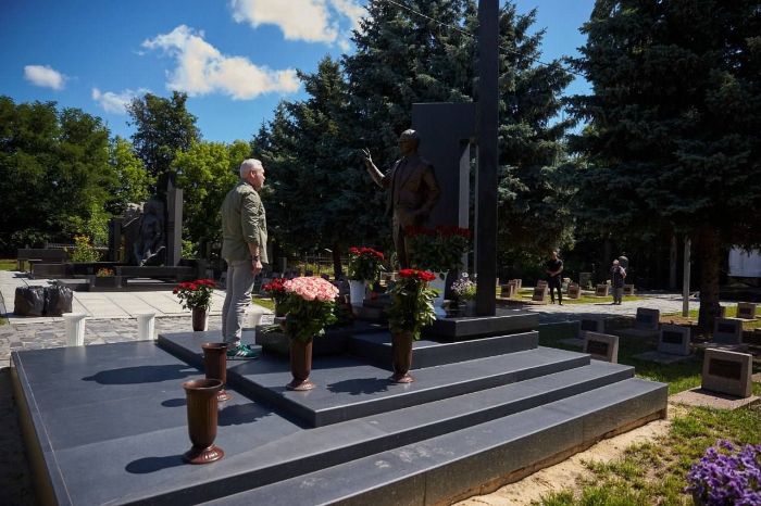 У день народження Геннадія Кернеса в Харкові вшанували його пам'ять (фото)