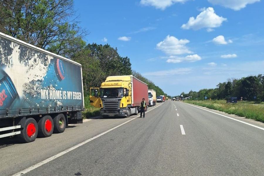У Харківській області обмежать рух вантажівок: яка причина