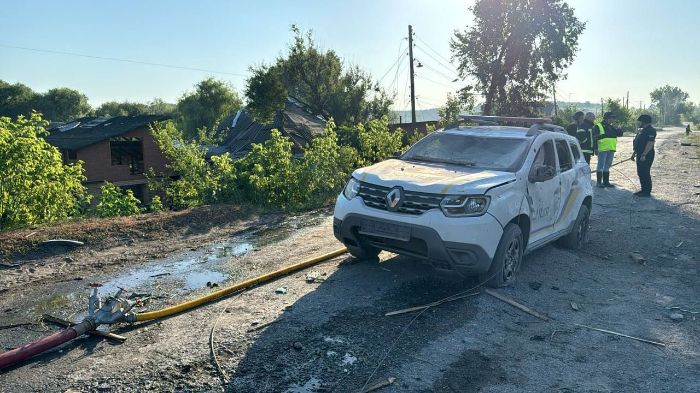 РФ завдала подвійного удару по передмістю Харкова: загинули рятувальник і поліцейський (фото)