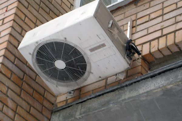 Харків'яни поскаржилися на шум кондиціонера та компресора