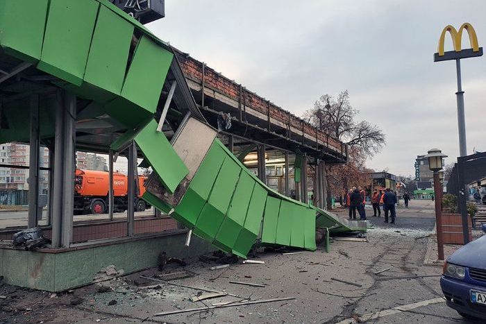 Станція метро "Наукова" в Харкові після обстрілу