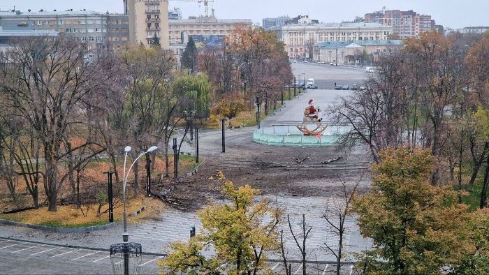 Місце прильоту на площі Свободи в Харкові