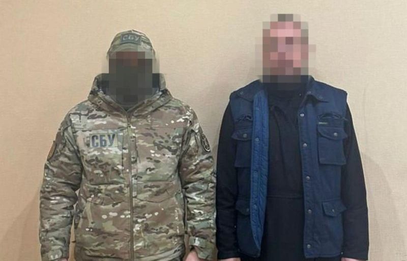 Правоохоронець і затриманий