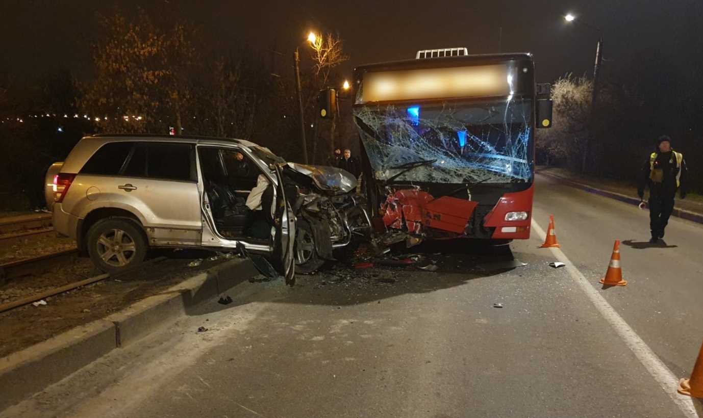 У Харкові внаслідок аварії постраждало шестеро осіб