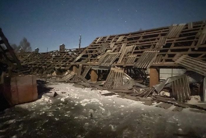 Пошкоджене обстрілом підприємство у Золочівській громаді