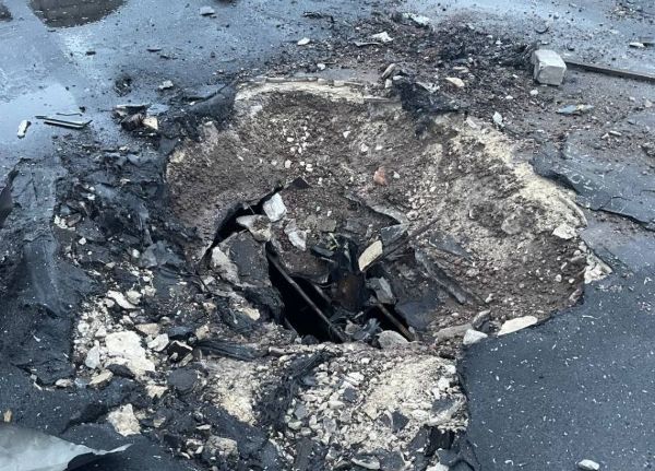 На крыше лицея в Харьковской области нашли почти целый «Шахед»