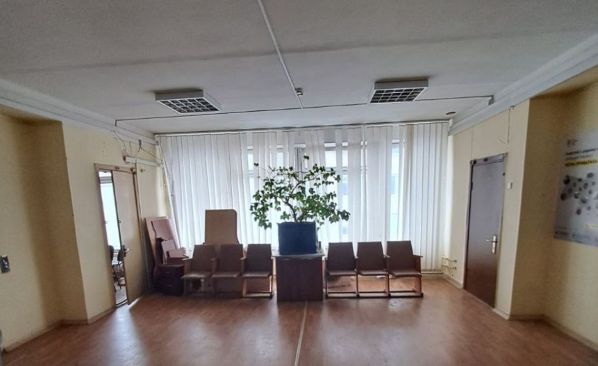 Харківський інститут виставлений на продаж
