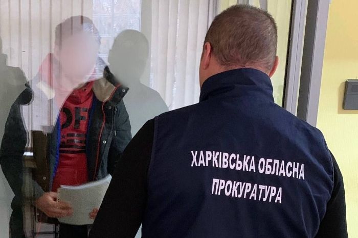 Обвиняемый и сотрудник прокуратуры