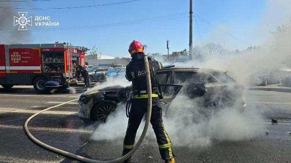Удар «Шахеда» по центру Харькова: фоторепортаж с места прилета