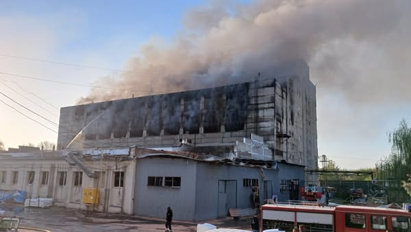 РФ ударила «Шахедами» по заводу в Харькове (фото последствий)