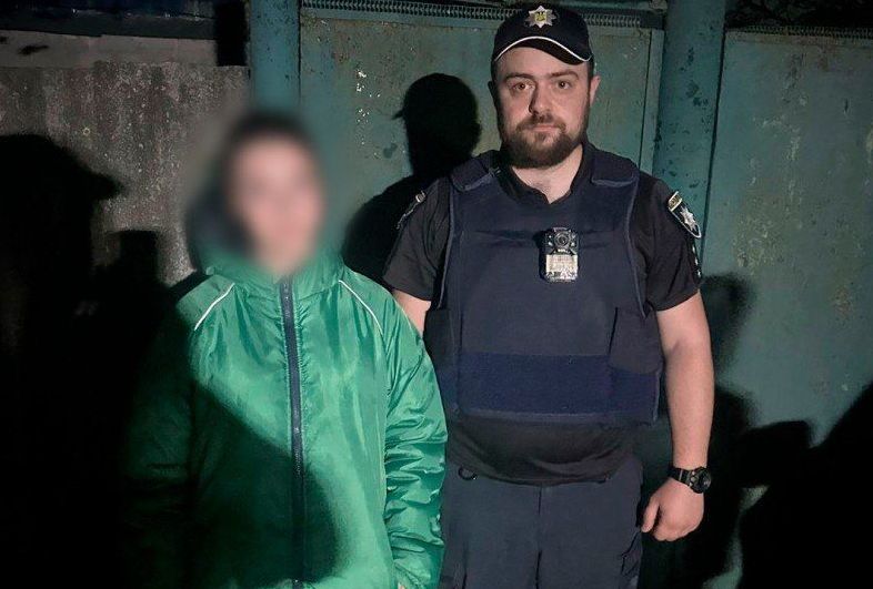 Зниклу в Херсоні дівчину знайшли на Харківщині