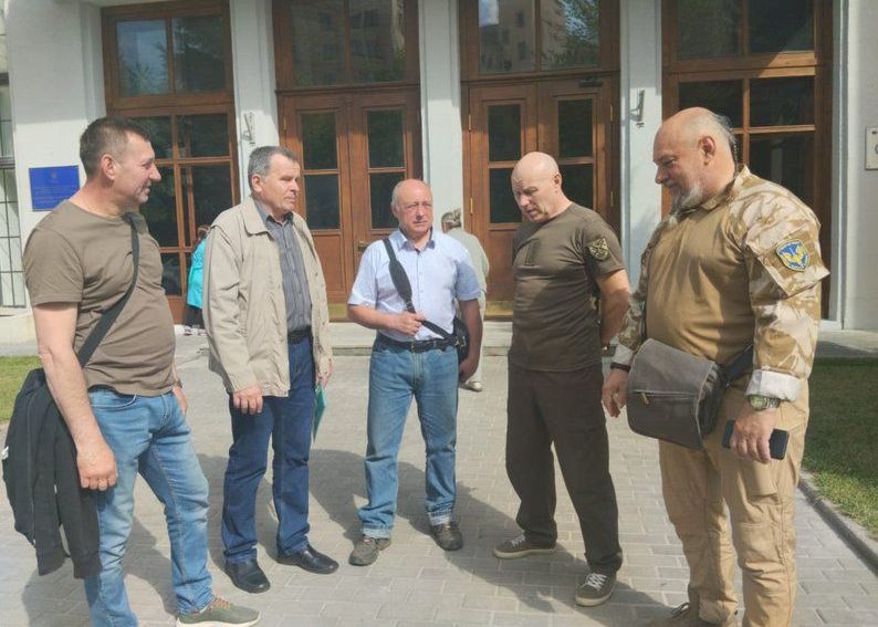 Працівники облцентру центру нацспротиву прийшли на сесію облради