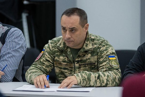 Генерал, який керував захистом Харкова, звільнений із посади заступника міністра оборони