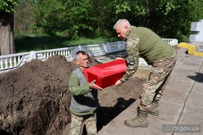 Перепоховання військових у Дергачах