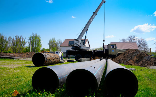ЮНІСЕФ допоможе замінити 3 км водопроводу в Лозовій (фото)