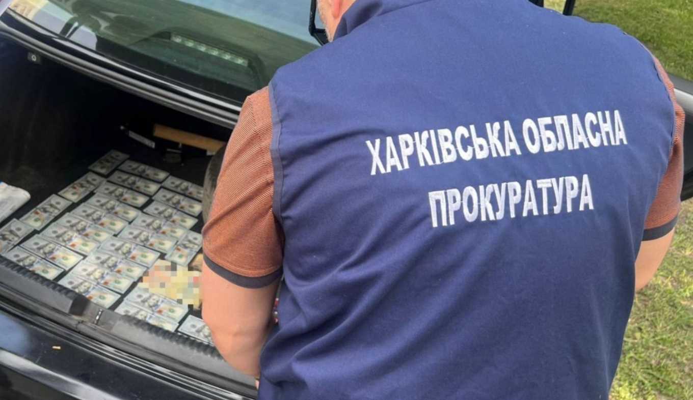 Жінка намагалася за 6000 доларів організувати фіктивний шлюб харків'янина з жінкою-інвалідом