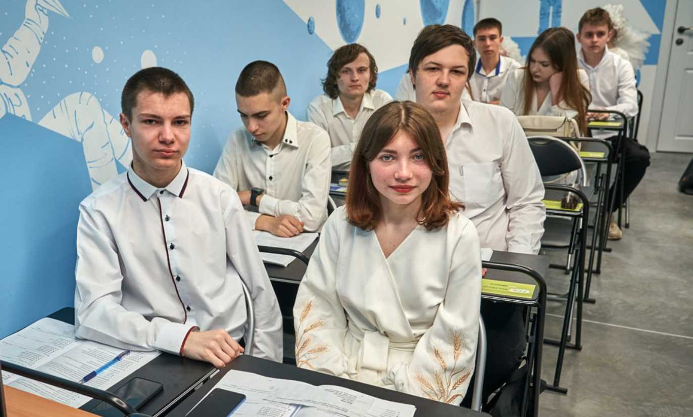 Тільки половина харківських школярів перебуває в місті - Терехов