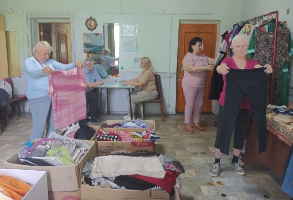 У Харкові ВПО роздають речі