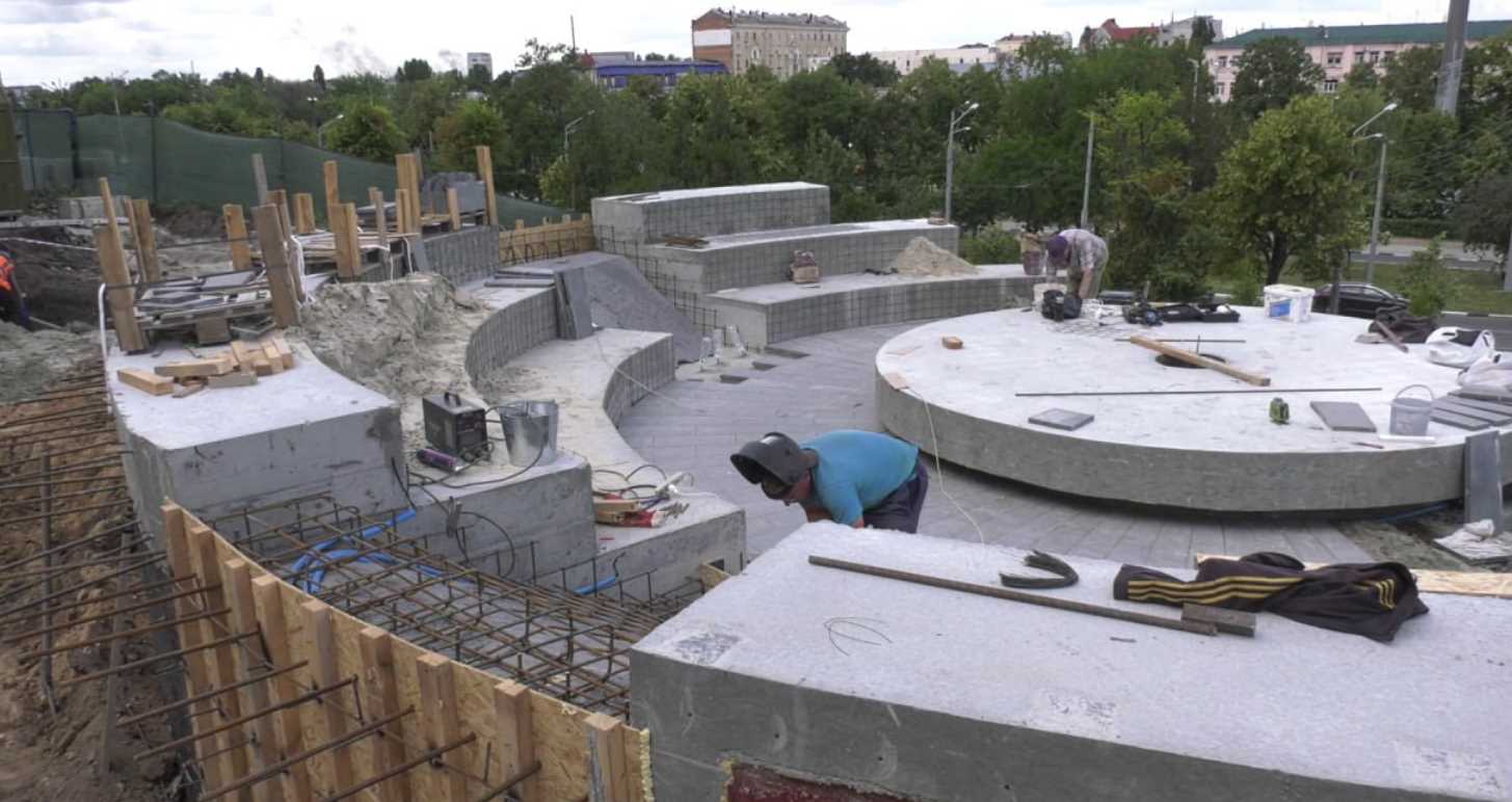 Сквер біля Вічного вогню рятують від сповзання на Клочківську (фото)